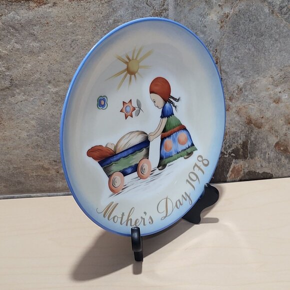 Schmid Hummel Mother's Day 1978 Afternoon Stroll Decorative Wall Hanging Plate - Picture 6 of 11